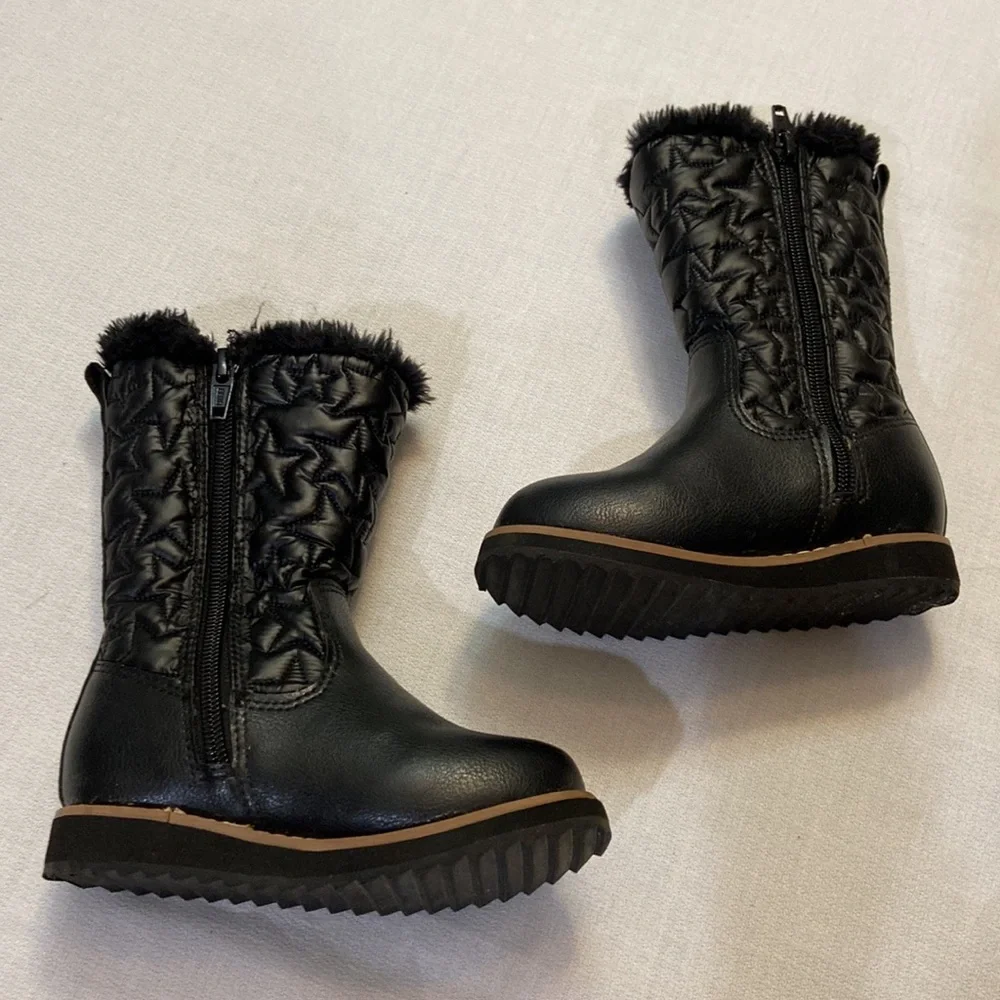 Black Fur Lined Zippered Side Girls Boots Featuring Puffy Stars- Size 7.5